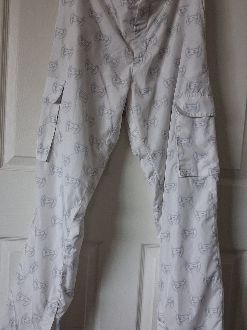 Forever 21 Phat Farm cargo pants White Waist 32
